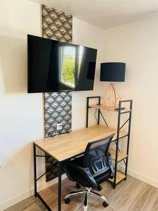 Studio 4 Cosy Et Tout Equipe A La Gare De โลริอ็อง ภายนอก รูปภาพ
